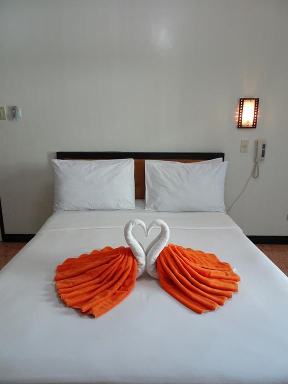 Avana Hills Boracay Liltime Deluxe Bed & Breakfast