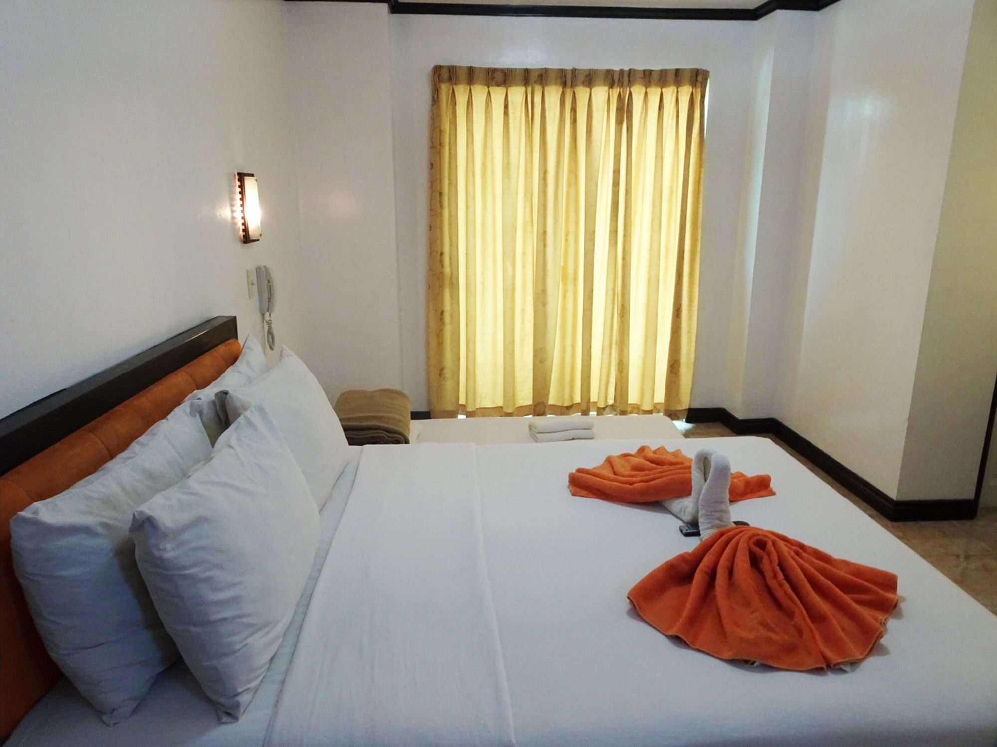 Avana Hills Boracay Liltime Deluxe Bed & Breakfast